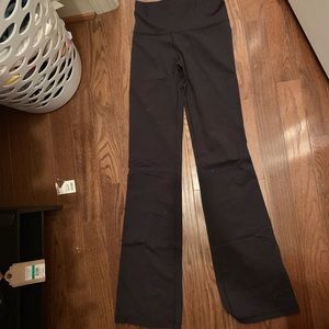 Lululemon yoga pants